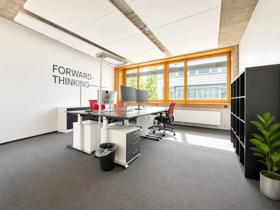 Moderne möblierte Bürofläche an zentraler Lage in Urdorf