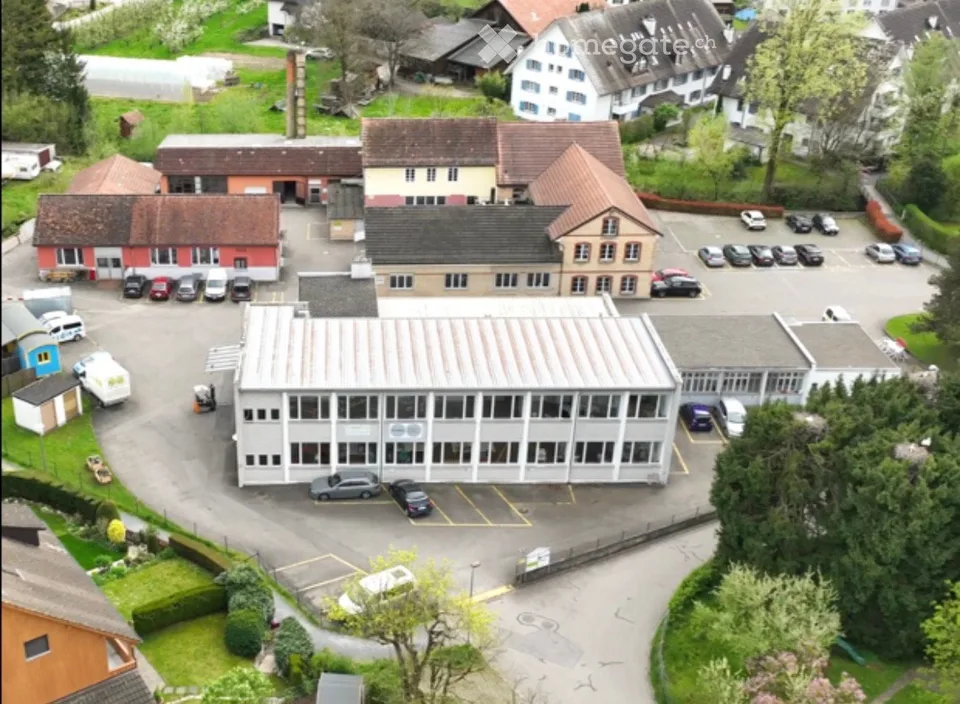 107m² di spazio commerciale in affitto a Riedikon