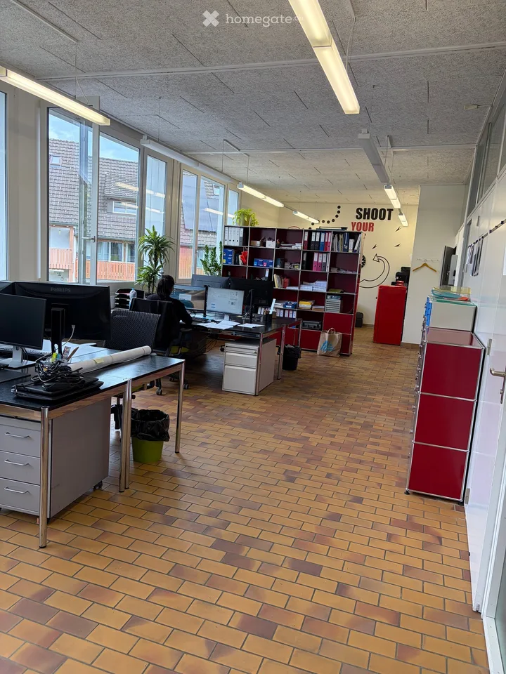 107m² Gewerbe in Riedikon mieten