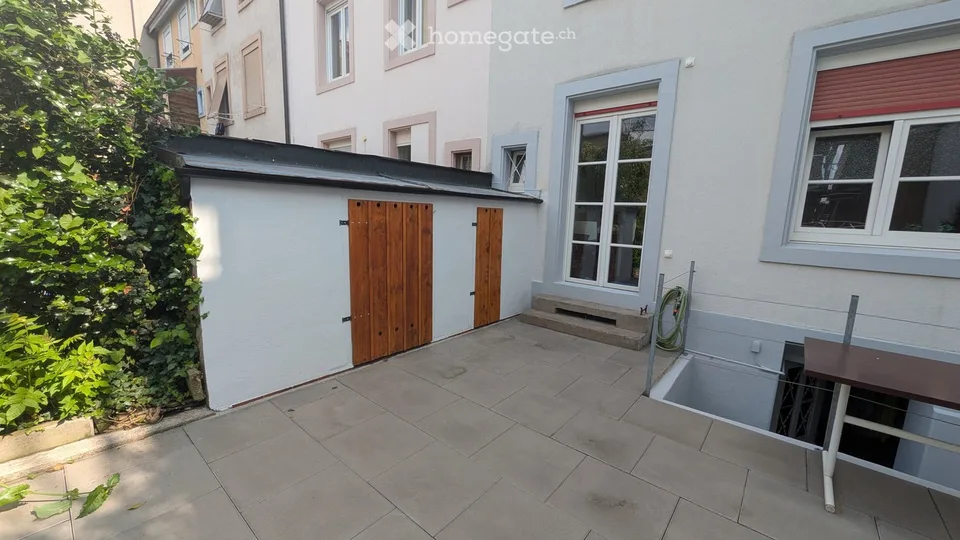 Urbanes Wohnjuwel: Charmante 2.5 Zi. Altbauwohnung mit traumhafter Terrasse am Horburgpark (Klybeck)