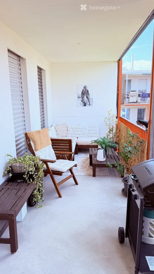 Appartement moderne 2.5 pièces directement à la gare de Bubikon