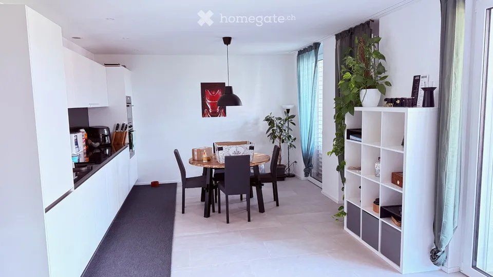 Moderne 2.5 Zi-Wohnung direkt am Bahnhof Bubikon