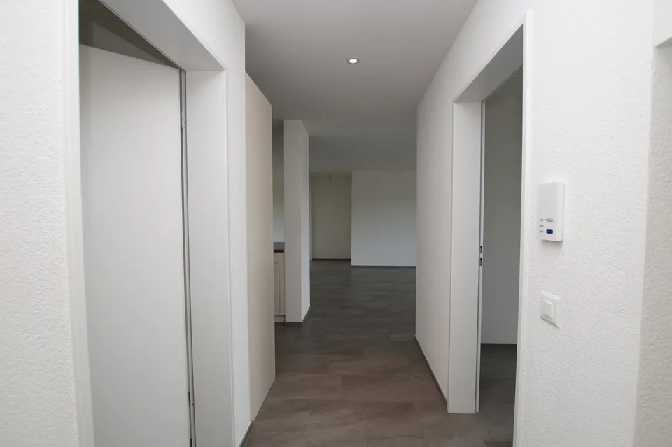 Helle 4.5-Zimmer-Wohnung mit grosszügigem Wohn-/Essbereich und Balkon