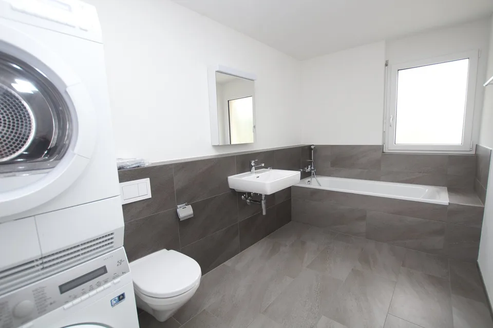 Helle 4.5-Zimmer-Wohnung mit grosszügigem Wohn-/Essbereich und Balkon