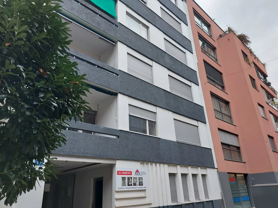 Helle 2-Zimmer-Wohnung mit Balkon im 4. OG in Basel