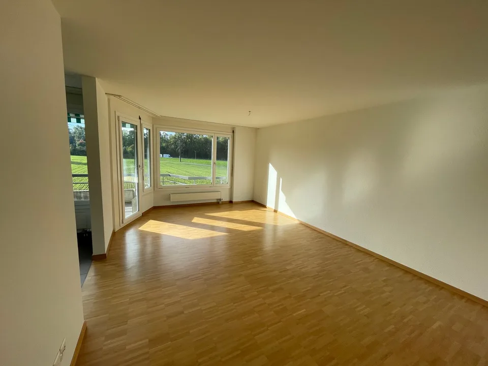 Appartement lumineux 3,5 pièces avec balcon et belle vue sur les montagnes !