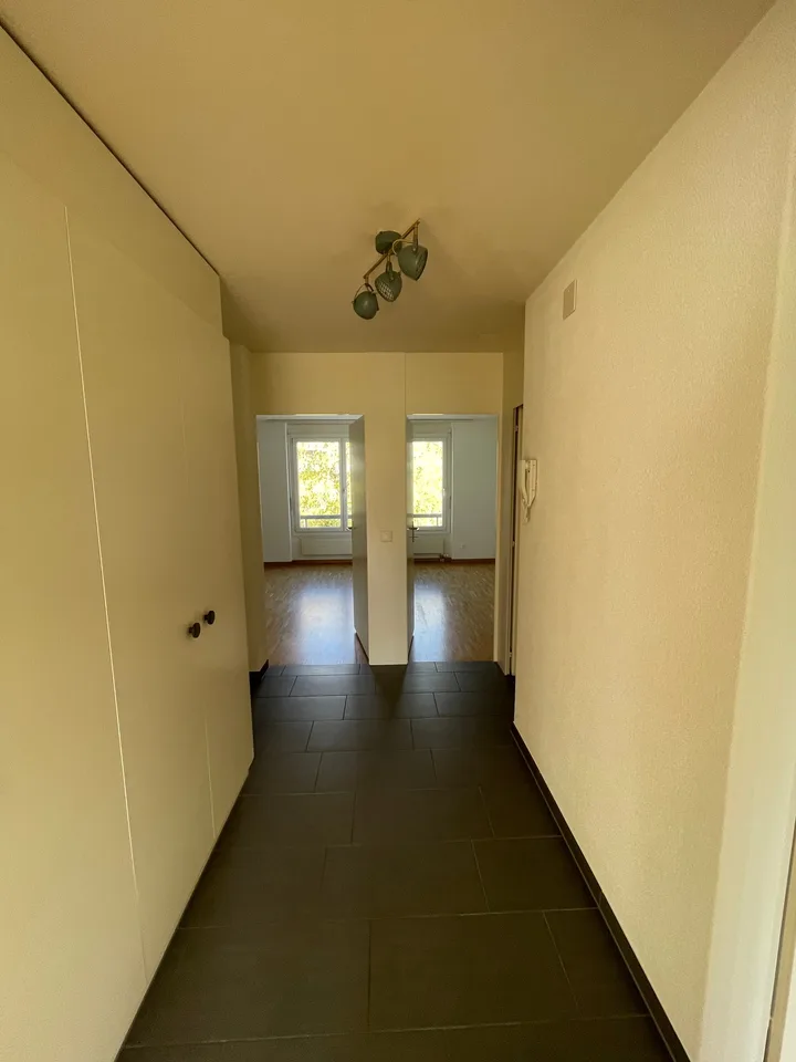 Appartement lumineux 3,5 pièces avec balcon et belle vue sur les montagnes !