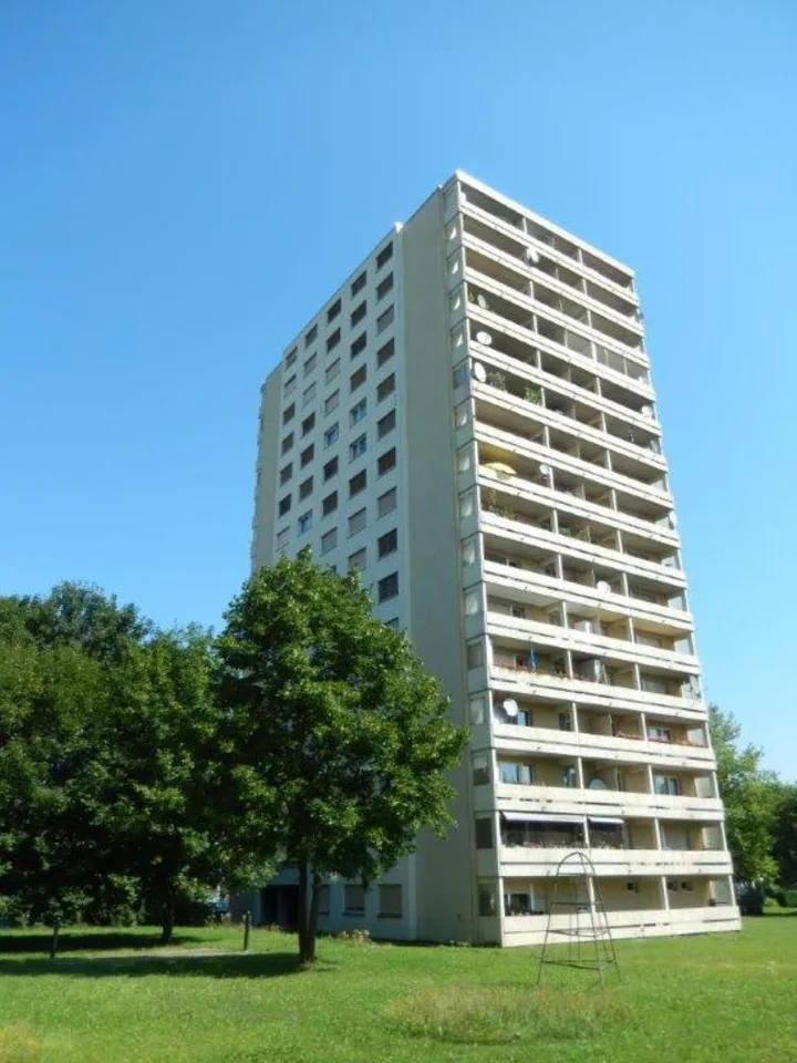 Modernes Studio im Hochhaus von Pratteln!