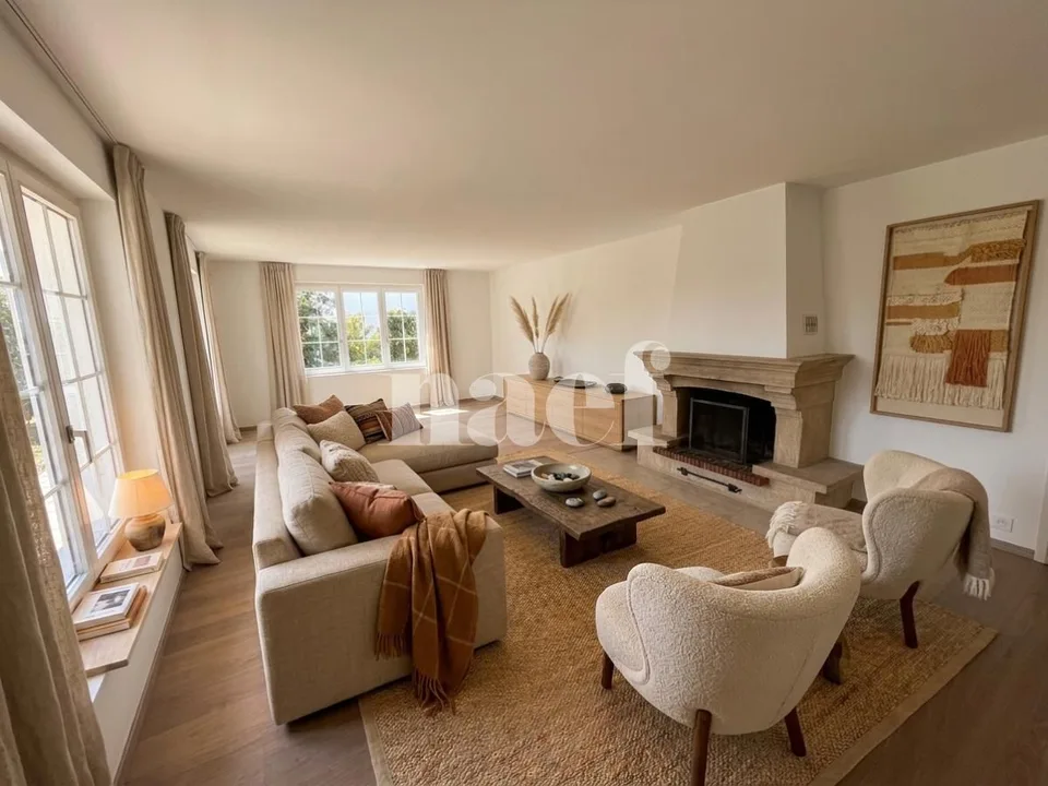 Beautiful individual and family-friendly villa, partially renovated, with 6 rooms, garden and pool