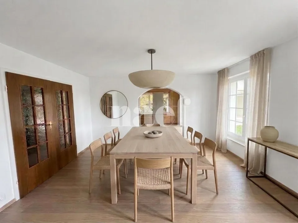 Beautiful individual and family-friendly villa, partially renovated, with 6 rooms, garden and pool