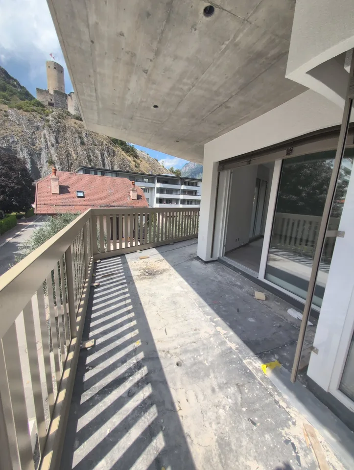 Kleiner Schatz! Zu vermieten, eine schöne 3-Zimmer-Wohnung 1/2 NEU, mit großem Balkon, in Martigny!