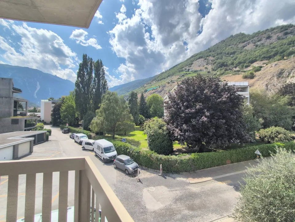 Kleiner Schatz! Zu vermieten, eine schöne 3-Zimmer-Wohnung 1/2 NEU, mit großem Balkon, in Martigny!