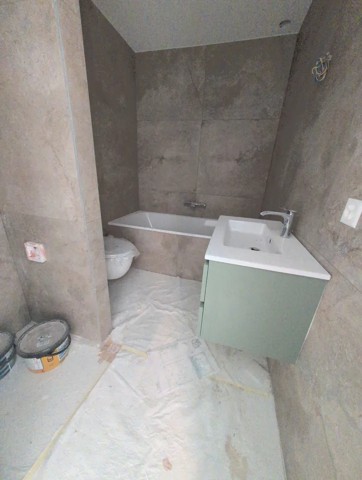 Kleiner Schatz! Zu vermieten, eine schöne 3-Zimmer-Wohnung 1/2 NEU, mit großem Balkon, in Martigny!