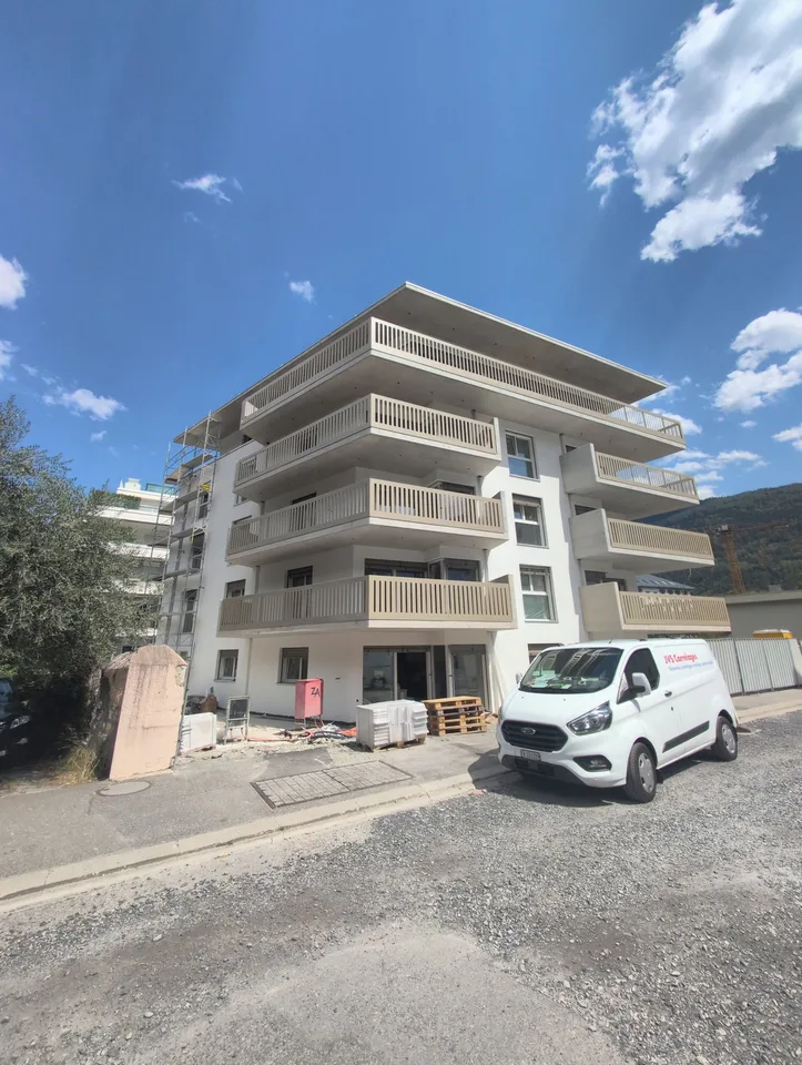 Kleiner Schatz! Zu vermieten, eine schöne 3-Zimmer-Wohnung 1/2 NEU, mit großem Balkon, in Martigny!