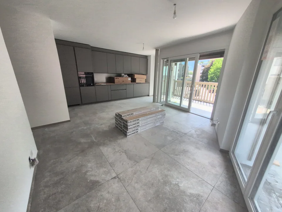 Kleiner Schatz! Zu vermieten, eine schöne 3-Zimmer-Wohnung 1/2 NEU, mit großem Balkon, in Martigny!