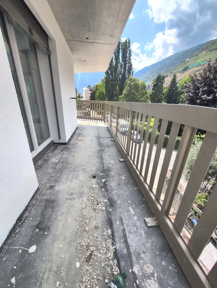 Kleiner Schatz! Zu vermieten, eine schöne 3-Zimmer-Wohnung 1/2 NEU, mit großem Balkon, in Martigny!