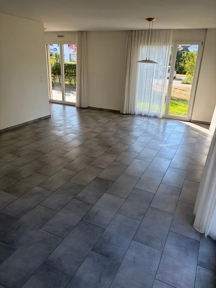 Geräumige 4.5-Zimmer-Erdgeschosswohnung in Bremgarten – sofort verfügbar