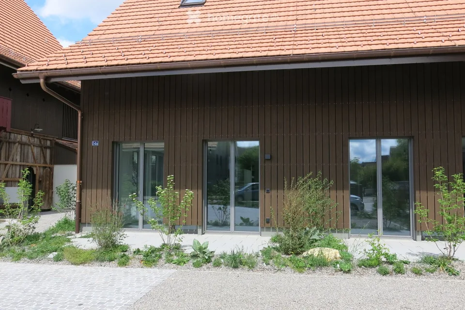 Moderne 4.5-Zimmer-Duplex-Wohnung/DEFH in Nänikon - Uster