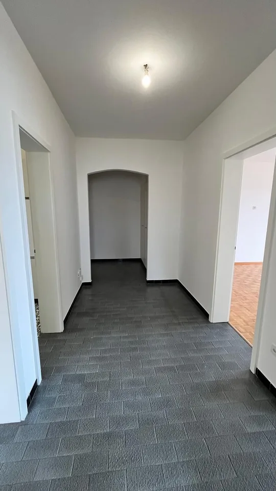 Miete 3.5 Zimmer mit Balkon in BALERNA