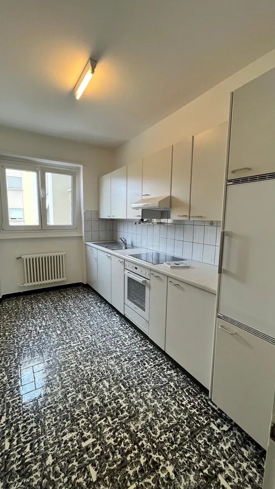 Miete 3.5 Zimmer mit Balkon in BALERNA