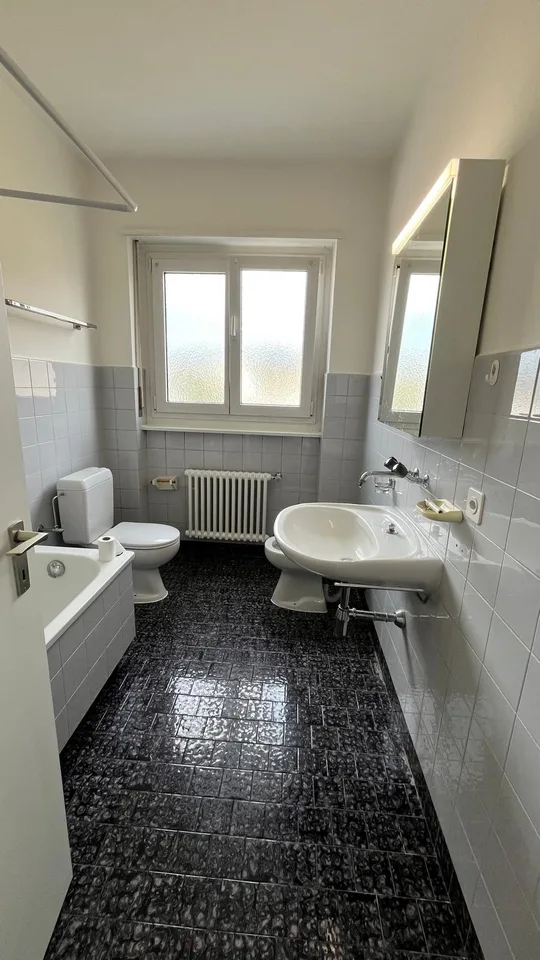 Miete 3.5 Zimmer mit Balkon in BALERNA