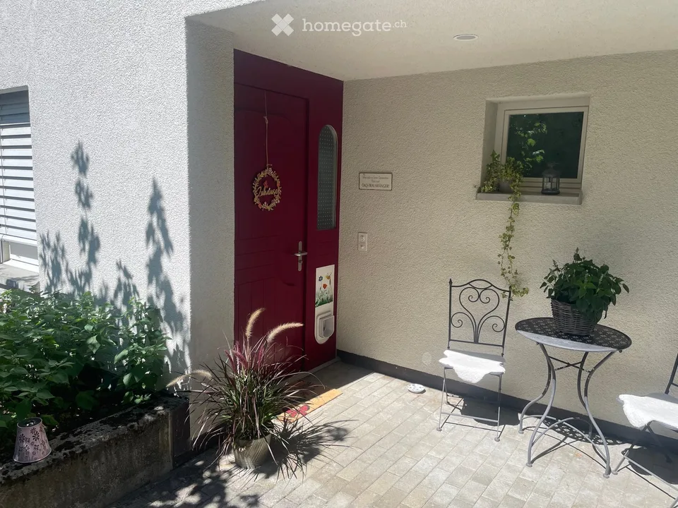 Ampio e luminoso appartamento di 2,5 locali con terrazza a Untersiggenthal