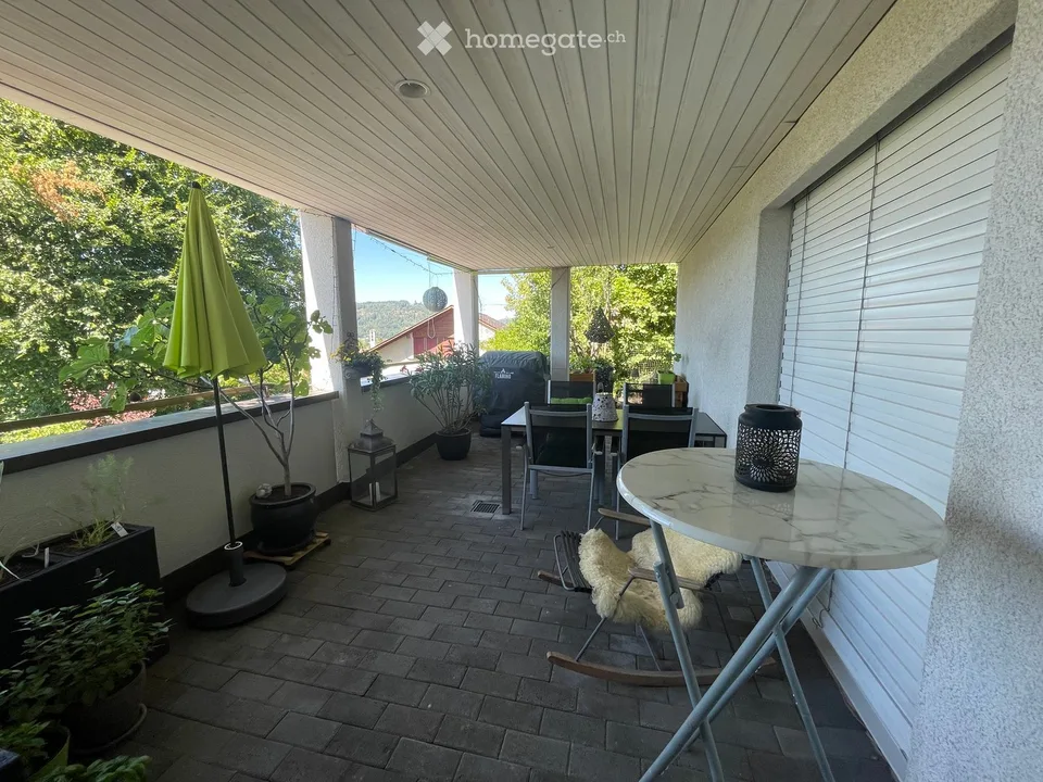 Ampio e luminoso appartamento di 2,5 locali con terrazza a Untersiggenthal
