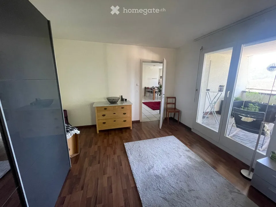Ampio e luminoso appartamento di 2,5 locali con terrazza a Untersiggenthal