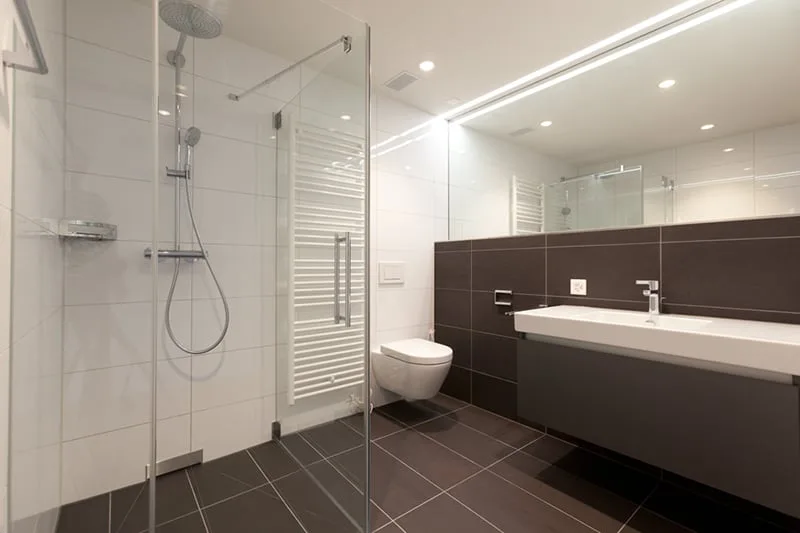 Appartamento luminoso 4.5 locali con balcone e attrezzature moderne su Stauffacherstrasse, Zurigo
