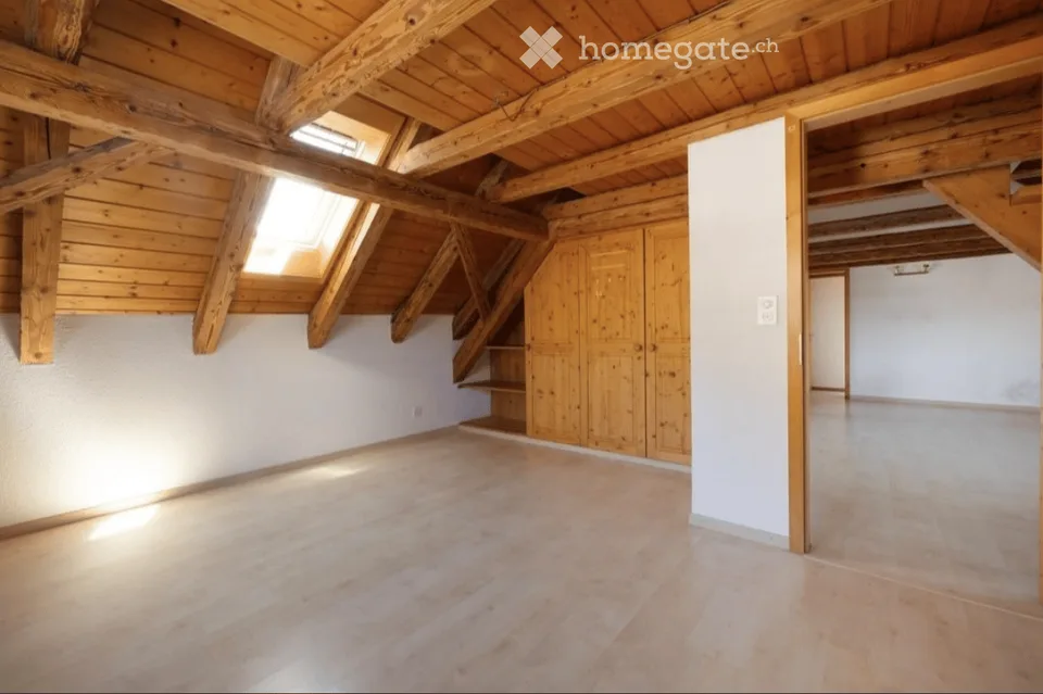 Charmante 3.5-Zimmer-Dachwohnung in Bäretswil