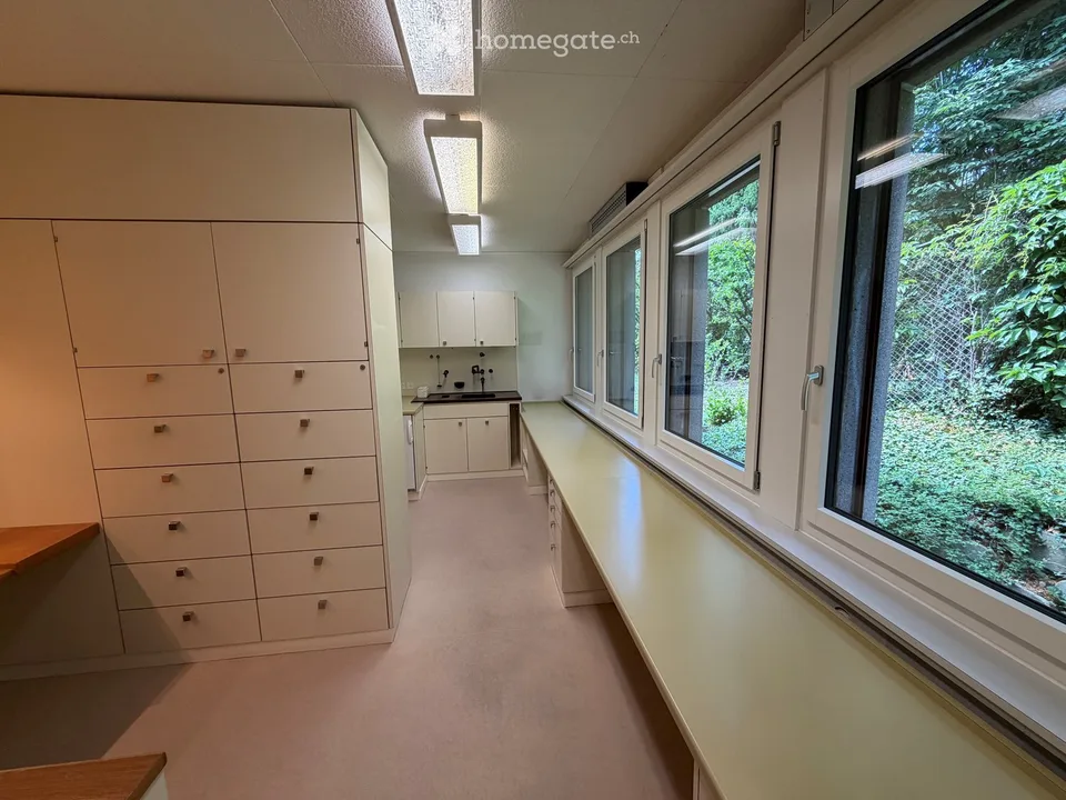 Bureau à Küsnacht ZH directement à côté de la gare