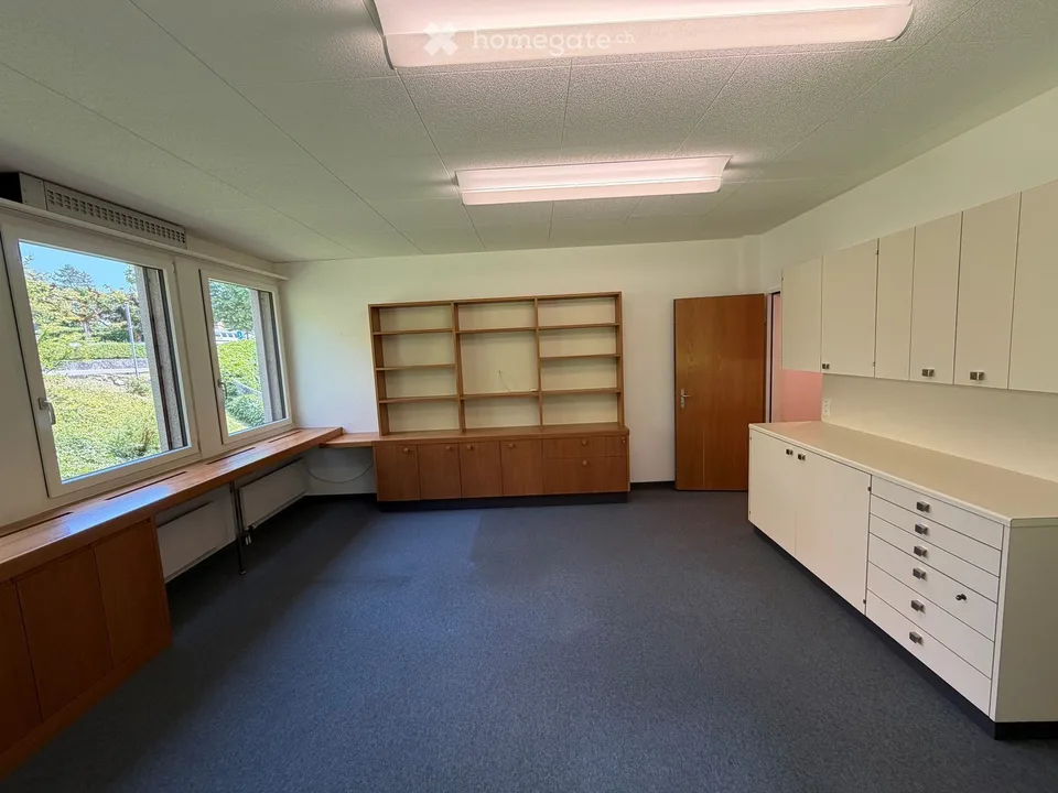Bureau à Küsnacht ZH directement à côté de la gare