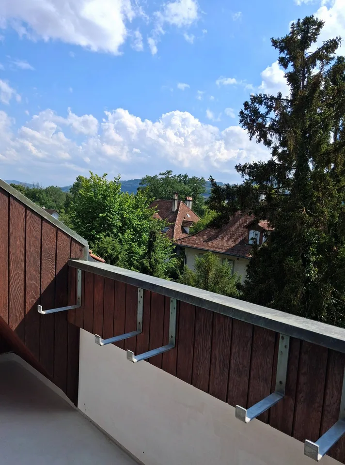2-Zimmer + Galerie-Dachwohnung an ruhiger Lage in Bern