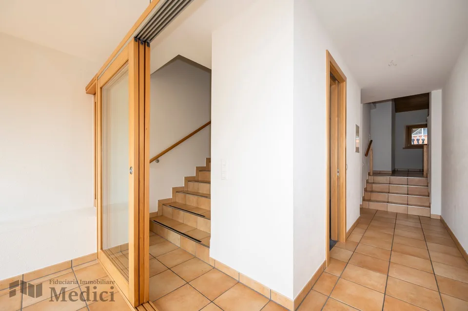 CHARACTERISTIC 4.5 ROOMS IN THE CENTER OF ARZO
