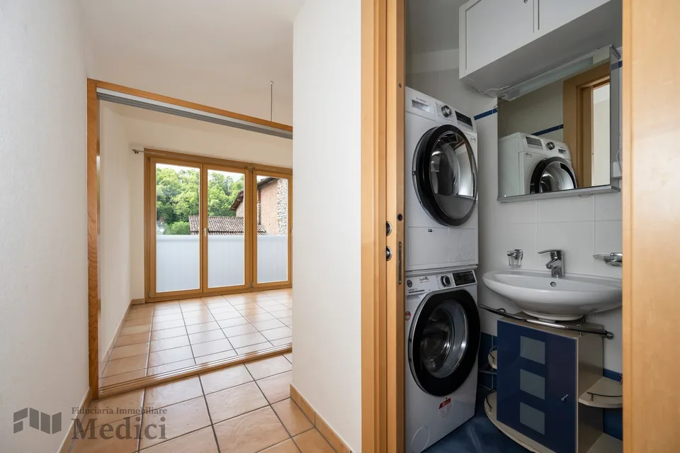 CHARACTERISTIC 4.5 ROOMS IN THE CENTER OF ARZO