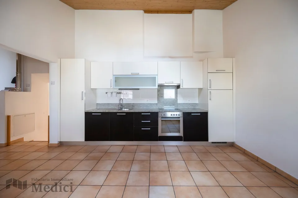 CHARACTERISTIC 4.5 ROOMS IN THE CENTER OF ARZO