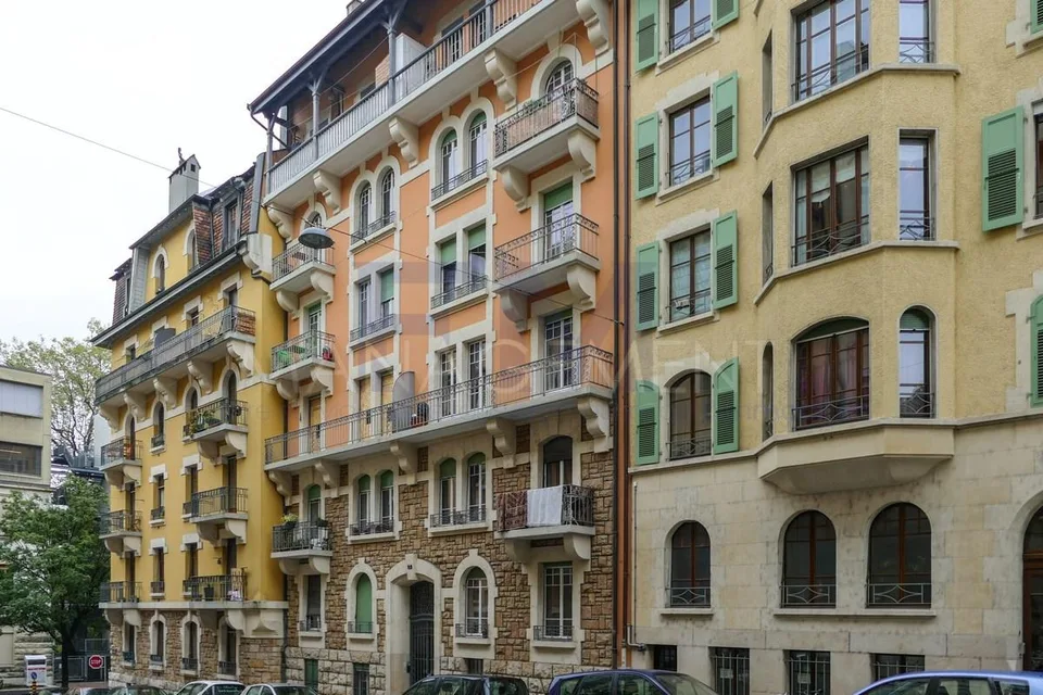 Rue Madame-de-Staël ? 3 pièces d'env. 61 m² au rez inférieur