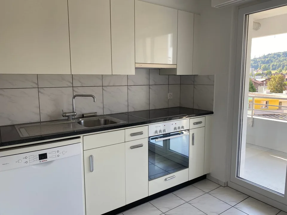 *Frisch renovierte 3-Zimmerwohnung mit zwei Balkonen*