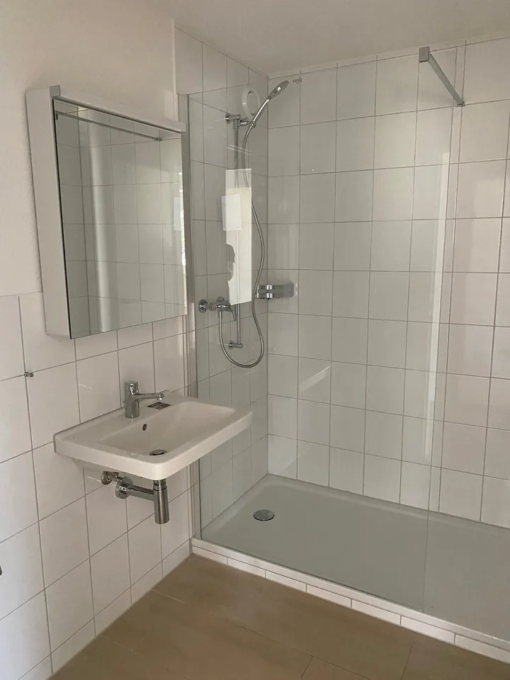 *Frisch renovierte 3-Zimmerwohnung mit zwei Balkonen*