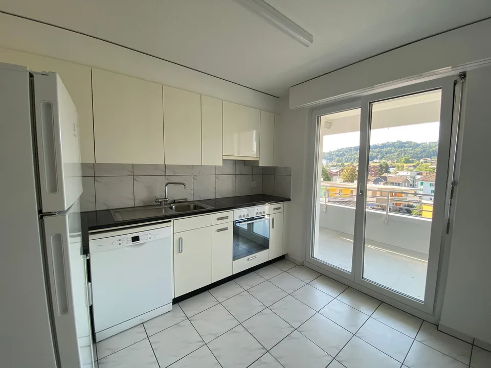 *Frisch renovierte 3-Zimmerwohnung mit zwei Balkonen*