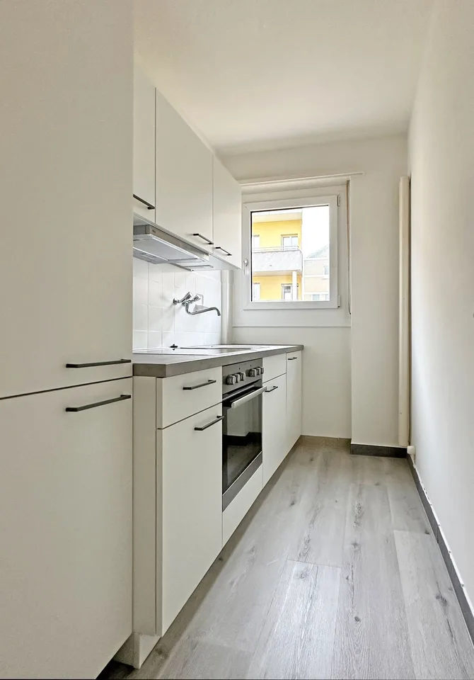 ZENTRAL GELEGENE, ERNEUERTE 1-ZIMMER-WOHNUNG AN DER BIRS