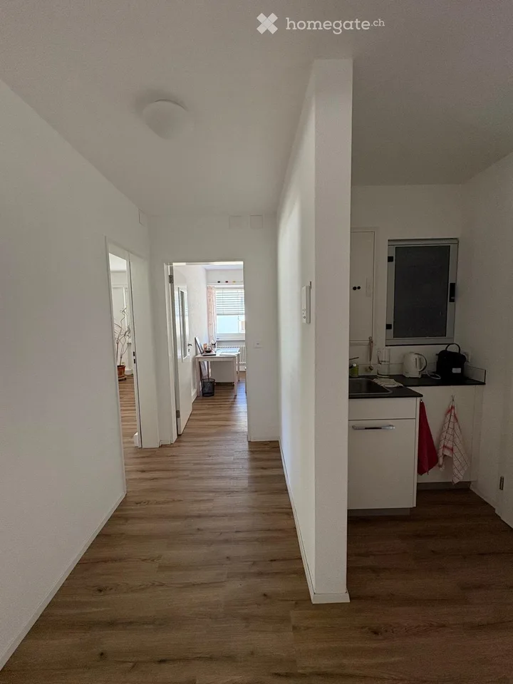 Helles 2.5-Zimmer-Büro / Praxisraum an zentraler Lage in Affoltern am Albis