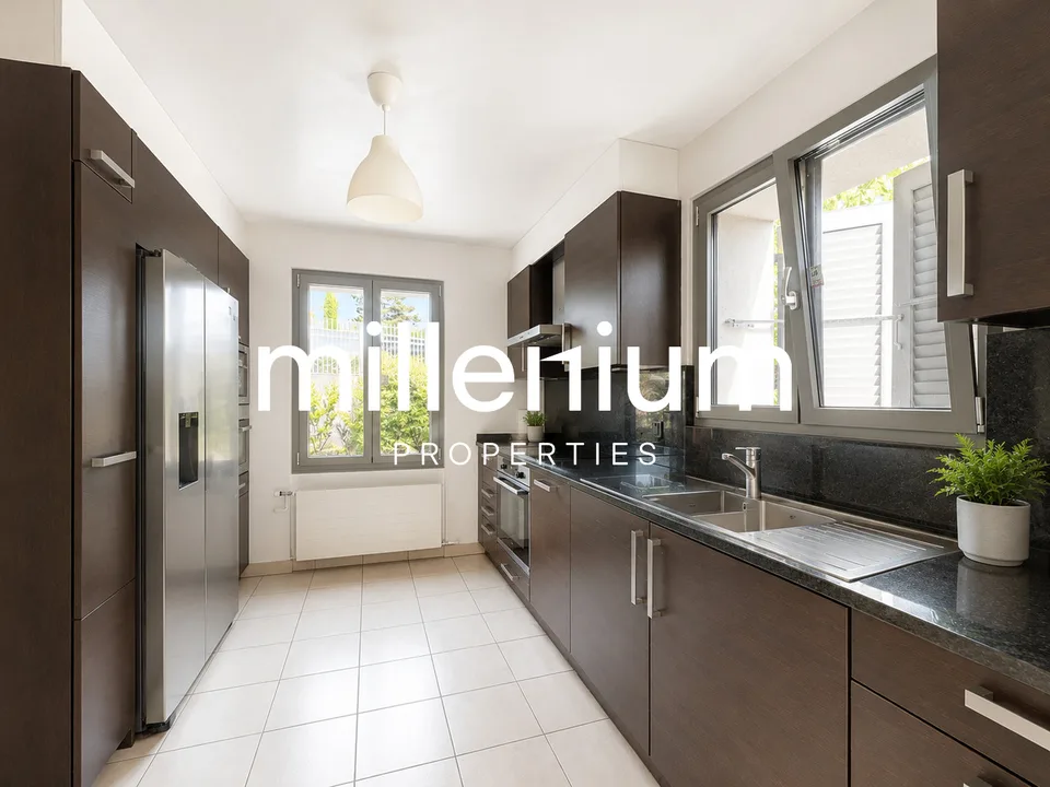 Schönes 8-Zimmer-Haus mit Garten, in unmittelbarer Nähe zum Bahnhof