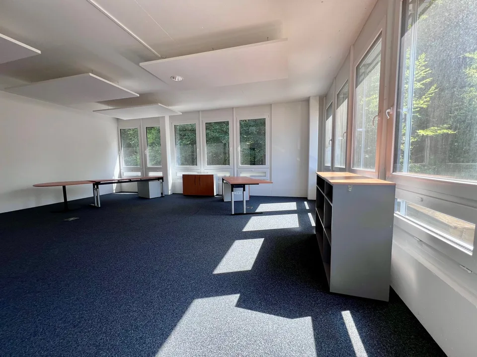 Helles Büro (52 m²) zu vermieten in Dättwil AG – modern, barrierefrei & bestens erschlossen