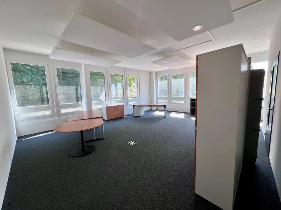 Helles Büro (52 m²) zu vermieten in Dättwil AG – modern, barrierefrei & bestens erschlossen