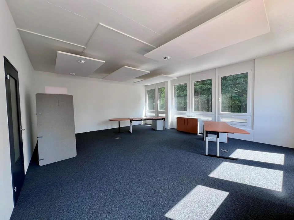 Helles Büro (52 m²) zu vermieten in Dättwil AG – modern, barrierefrei & bestens erschlossen