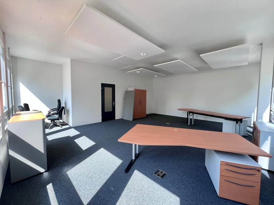 Helles Büro (52 m²) zu vermieten in Dättwil AG – modern, barrierefrei & bestens erschlossen