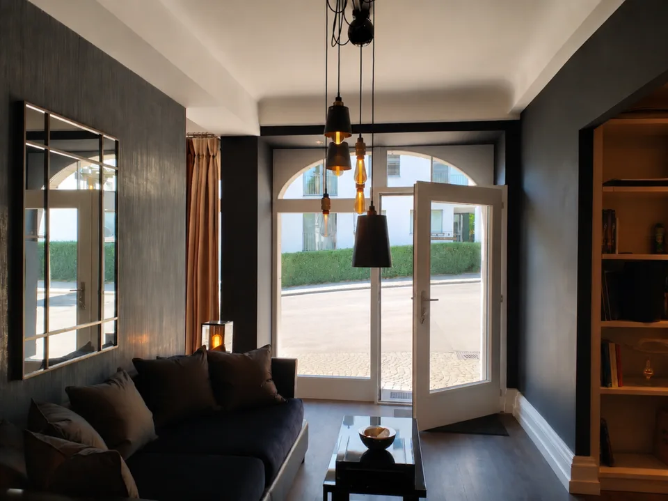 Bureau représentatif avec showroom dans un excellent emplacement près de Klusplatz