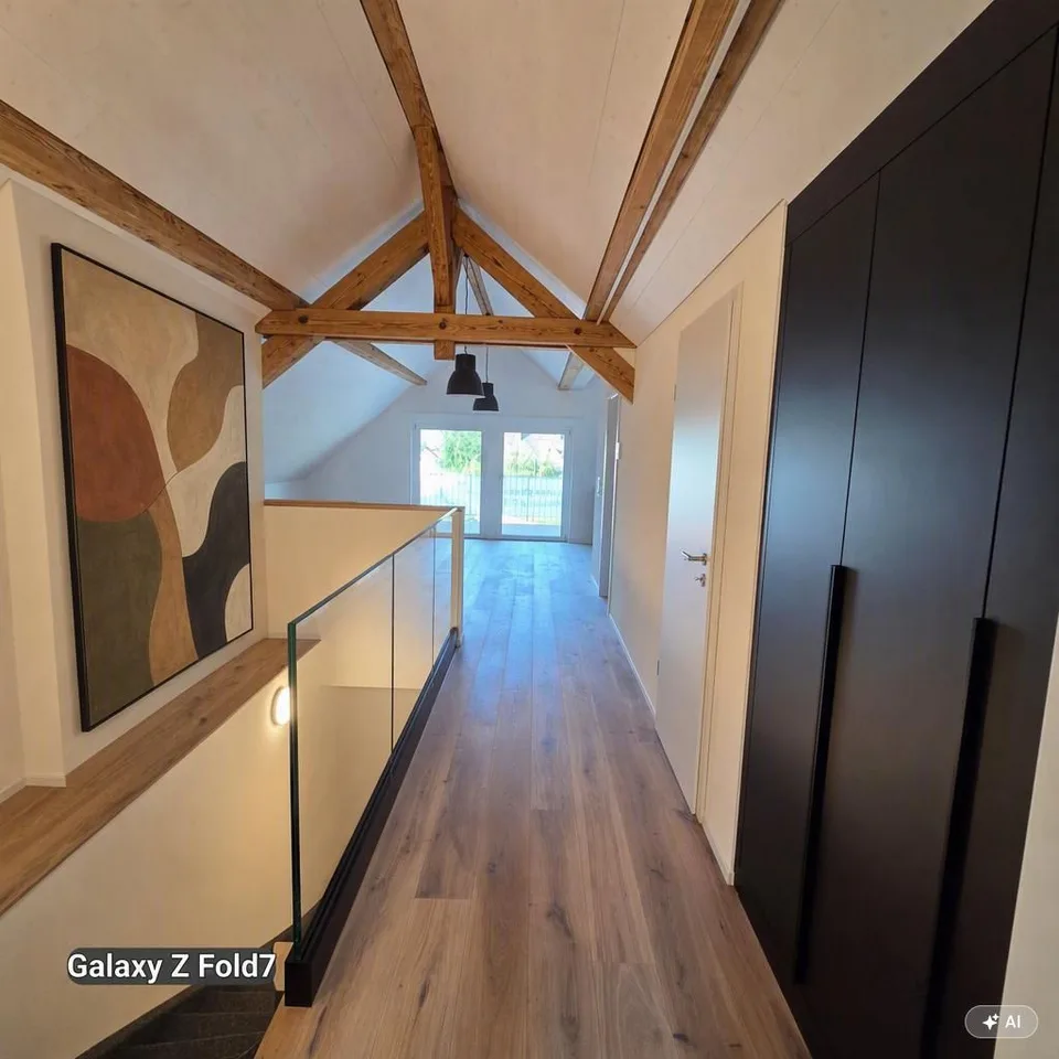 Charmante 2.5-Zimmer-Dachwohnung mit Bergblick in Oensingen