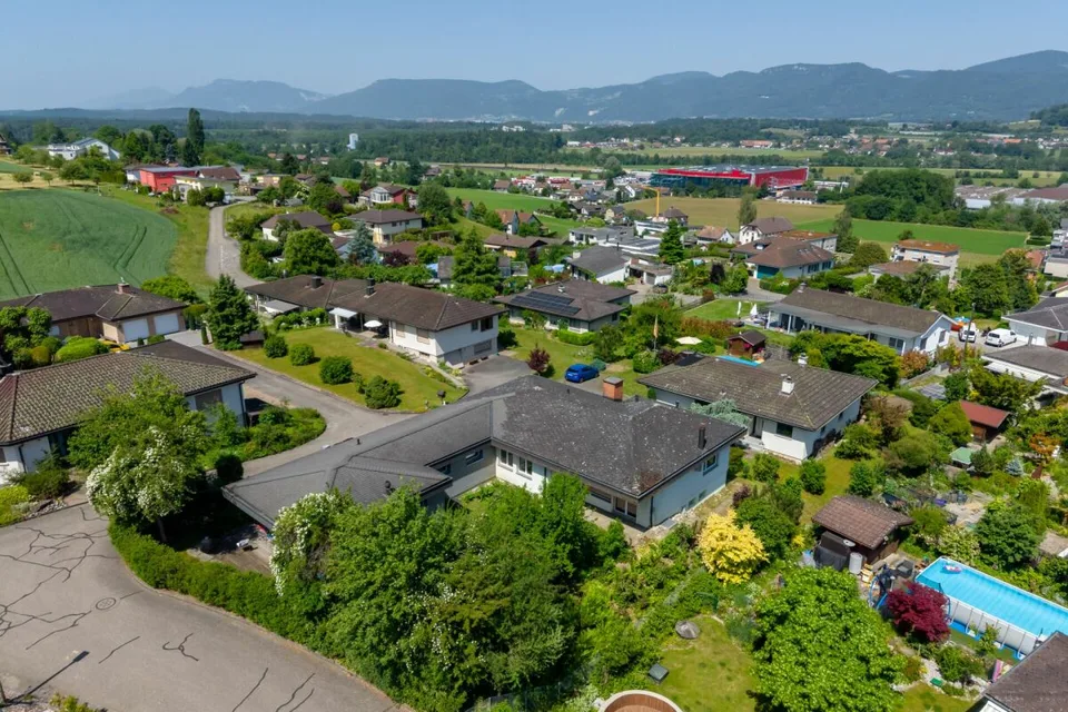 Doppeleinfamilienhaus an bester Lage in Rothrist zu vermieten